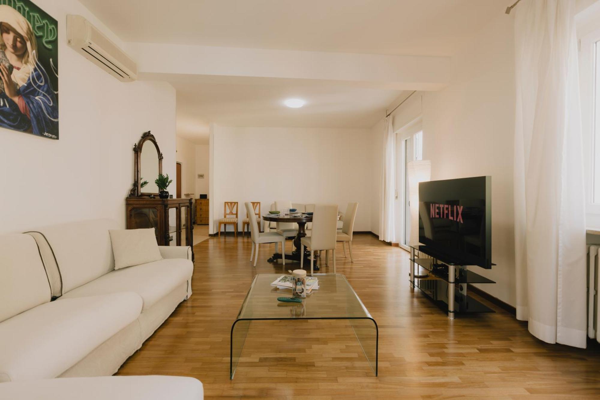 Arena Luxury Apartment เวโรนา ภายนอก รูปภาพ