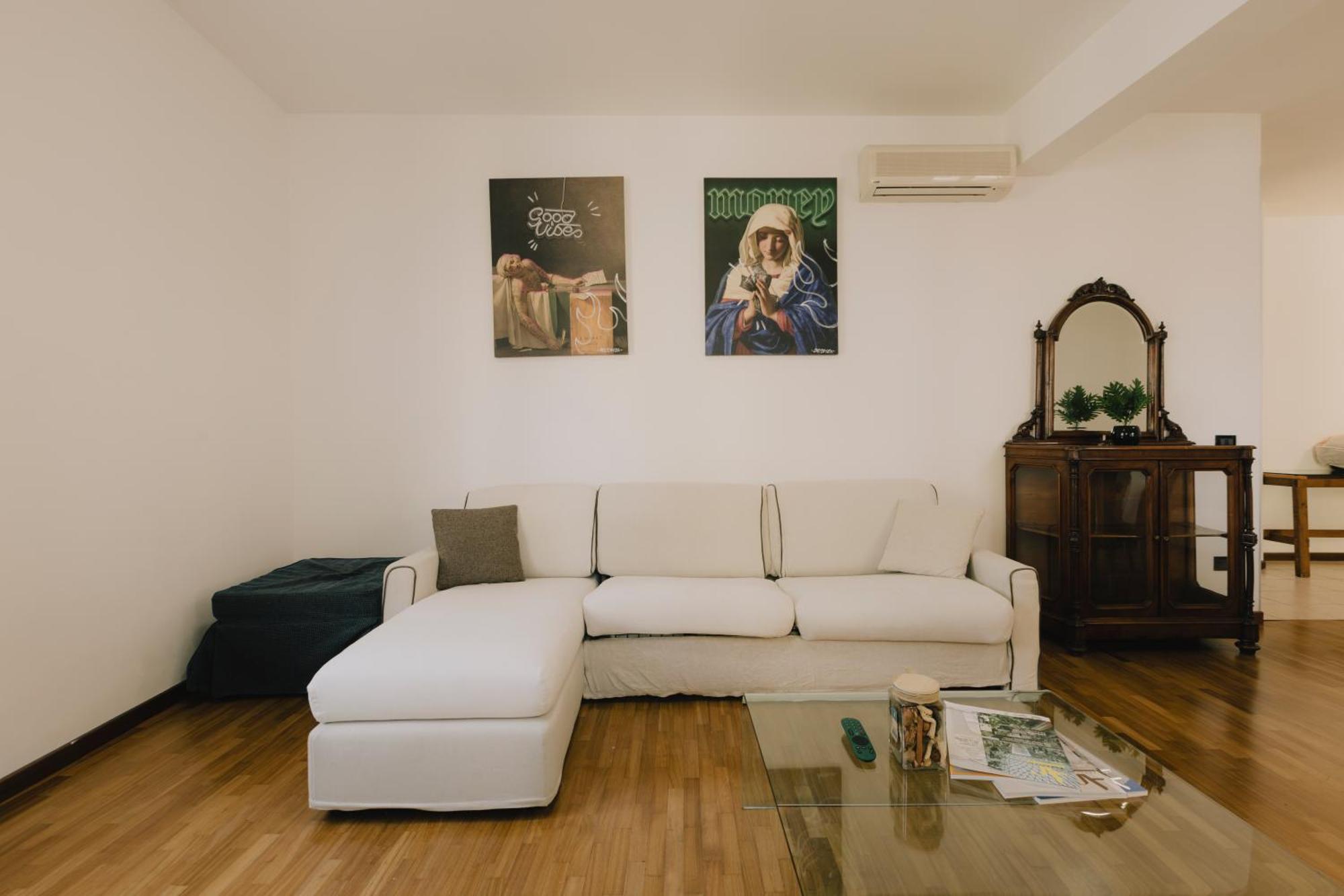 Arena Luxury Apartment เวโรนา ภายนอก รูปภาพ